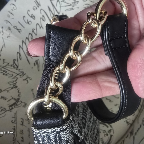 Juicy Couture shoulder bag EUC - Picture 4 of 13